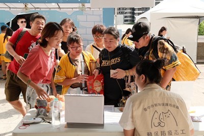 CTBC Brothers Pet Day Pet-friendly fun, Health Inspection Office mini-games, and pet registration promotion-00