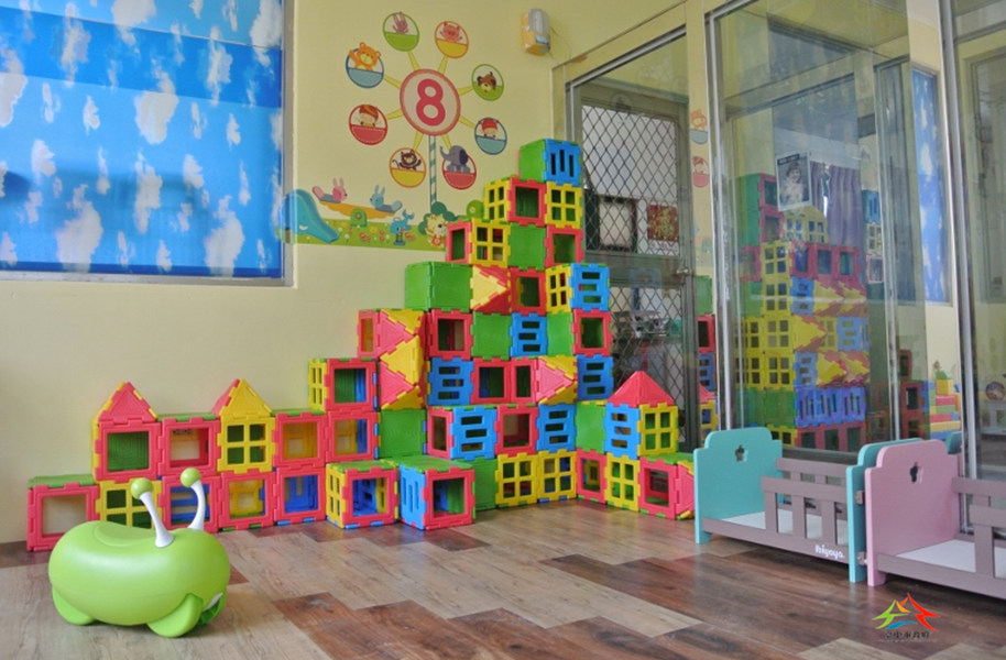 Home built with colorful blocks, you can hide and seek inside.
